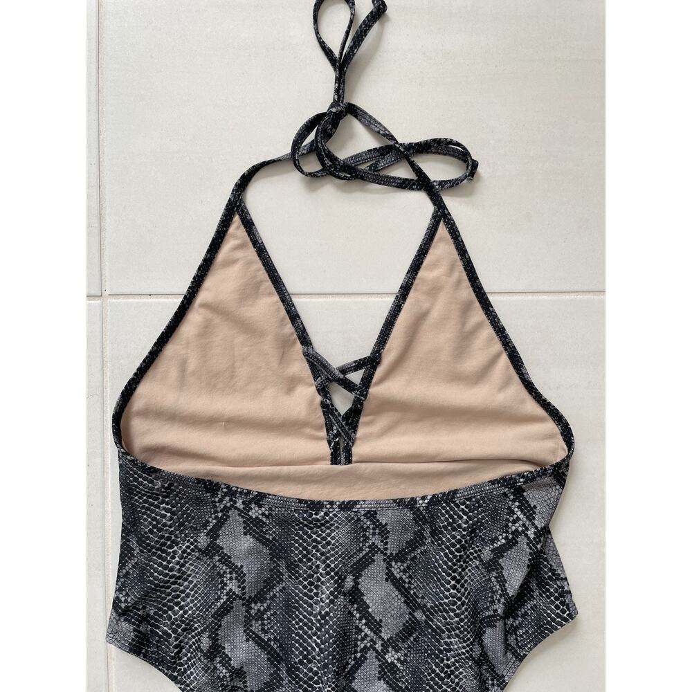 Fredrick's of Hollywood Swim One Piece Swimsuit Snake Print Beach Summer - Picture 5 of 7